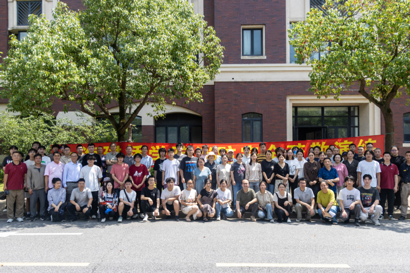 ​​上海建桥学院机电学院成功举...
